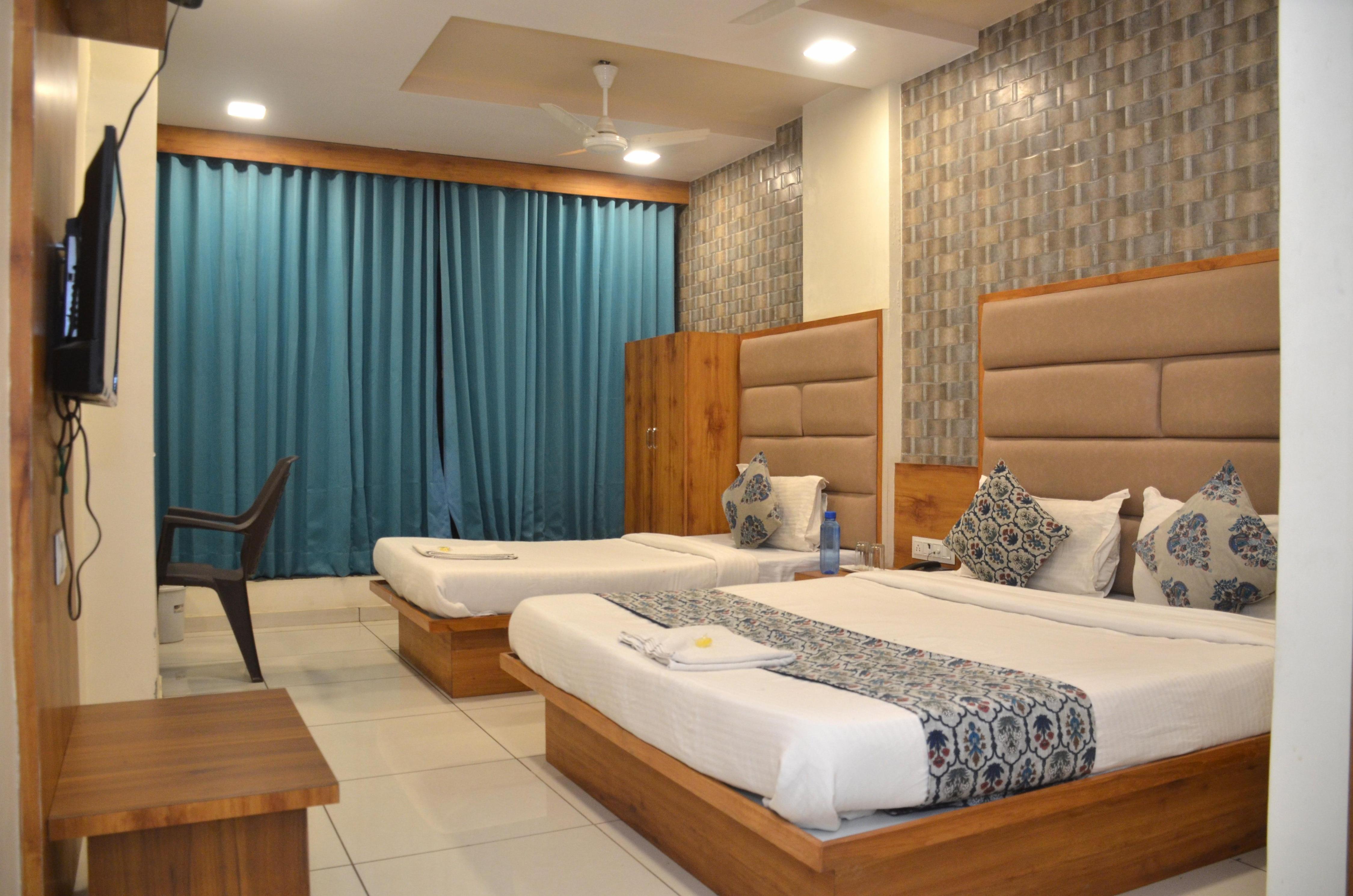 Hotel Neelkamal - Tap to explore photos