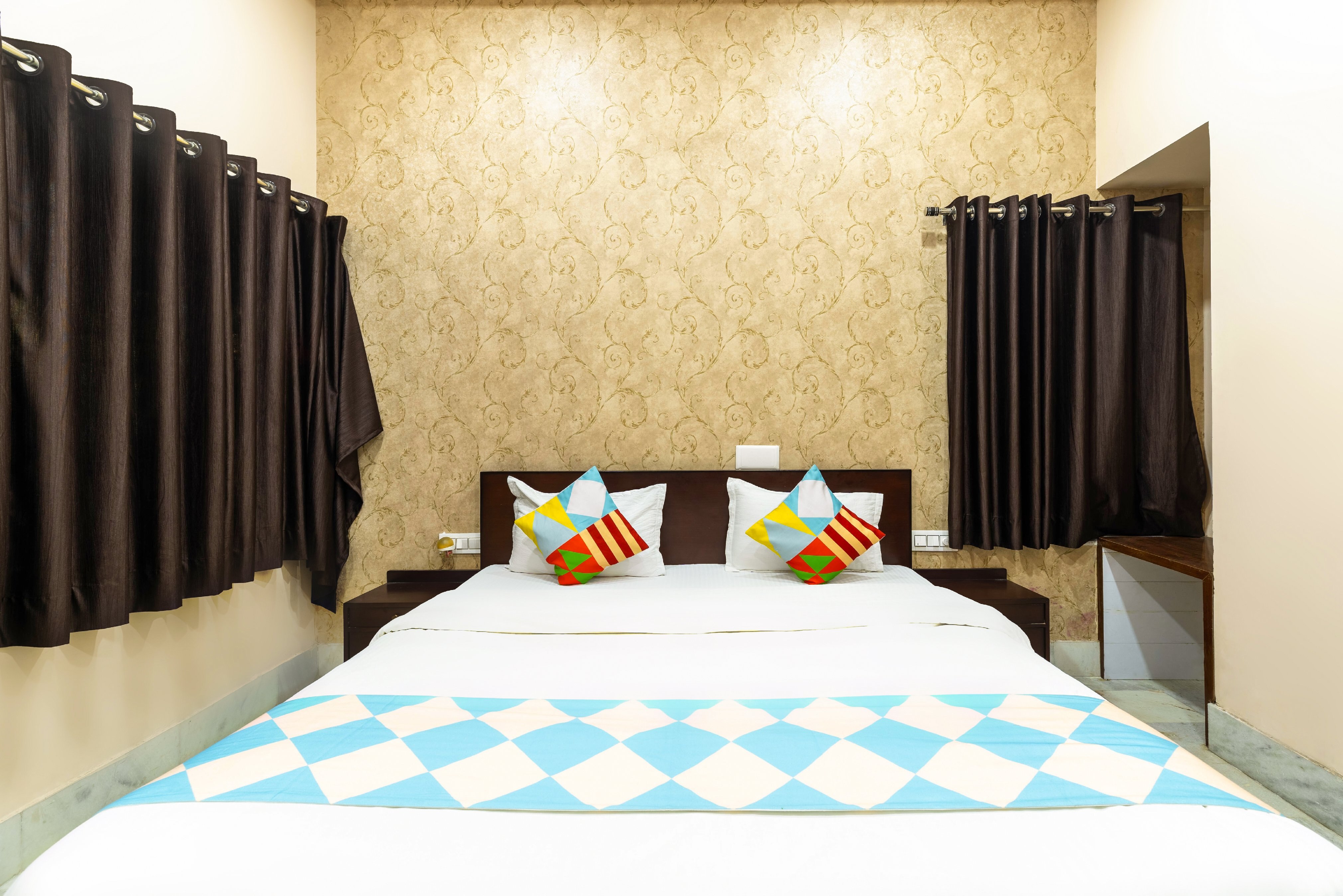 Kutumb Kesari Flora Homes 3 BHK - Tap to explore photos