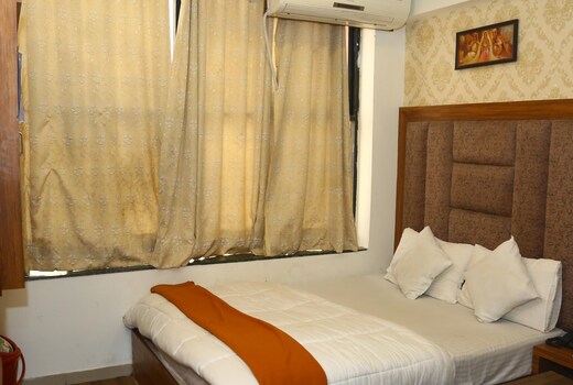 Hotel Khushi Palace