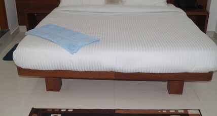BSK Deluxe Lodging Room Type - Deluxe Double Room AC