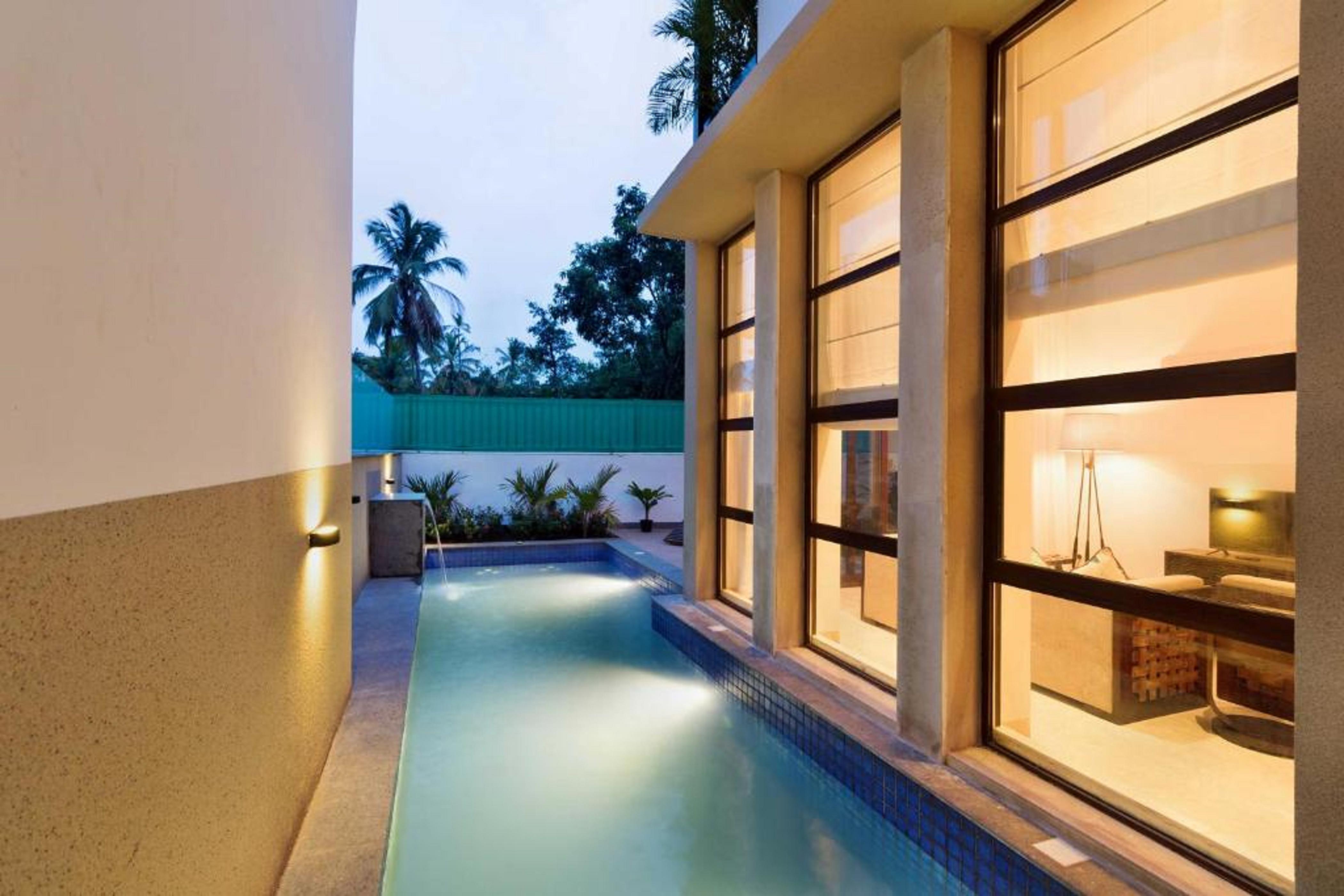 Luxurious Serviced 4 bedroom Villa with Caretaker - Tap to explore photos