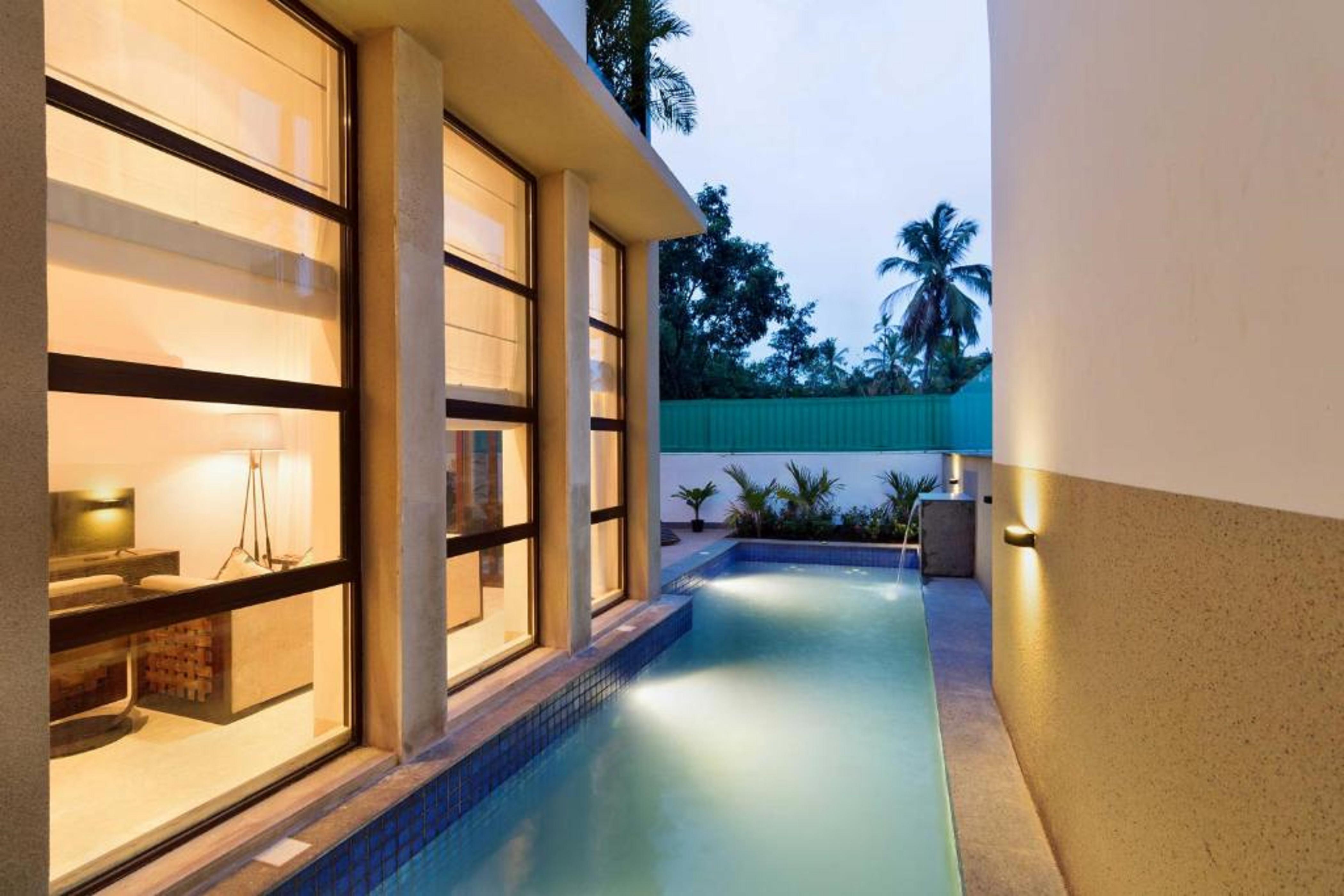 Luxurious Serviced 4 bedroom Villa with Caretaker - Tap to explore photos