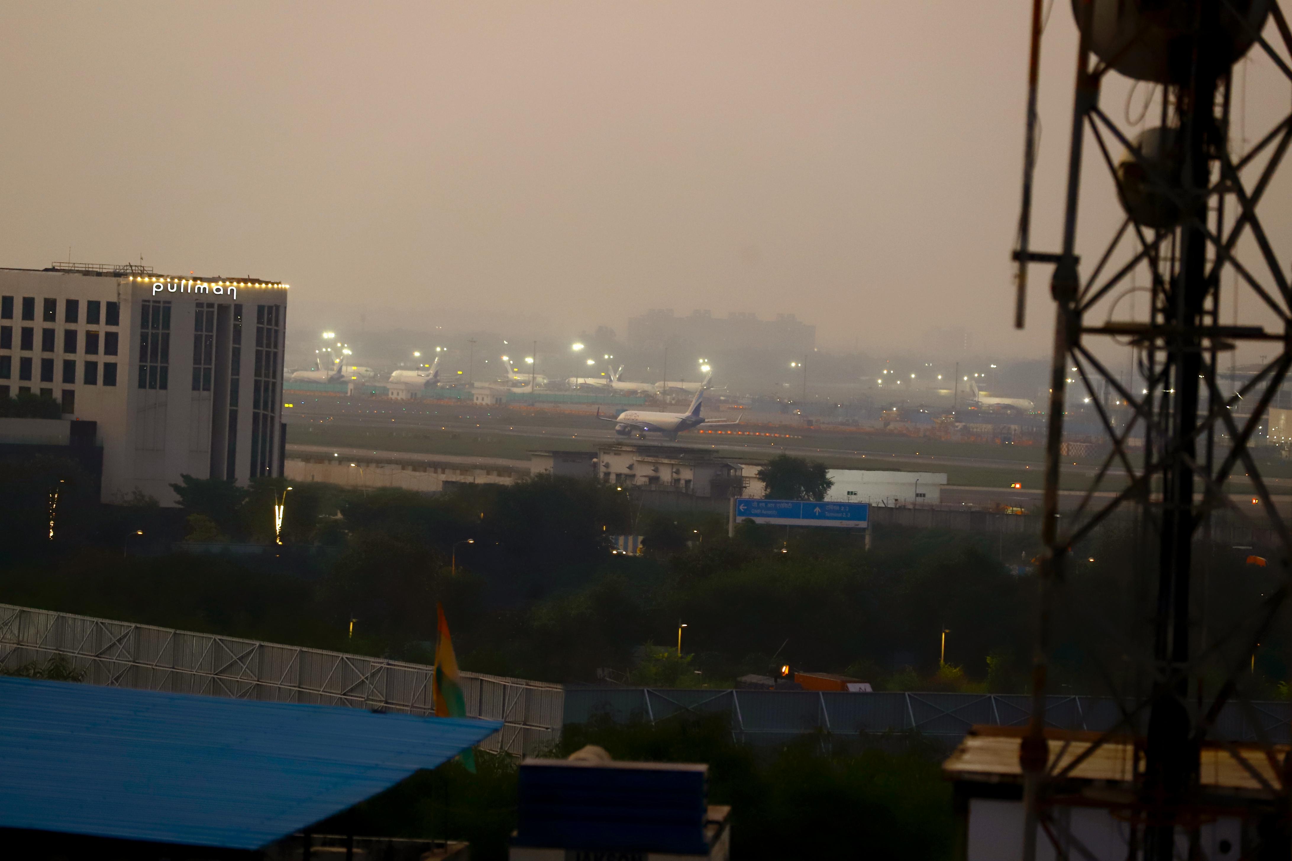 OPO Horizon Stanley @ IGI Delhi Airport - Tap to explore photos
