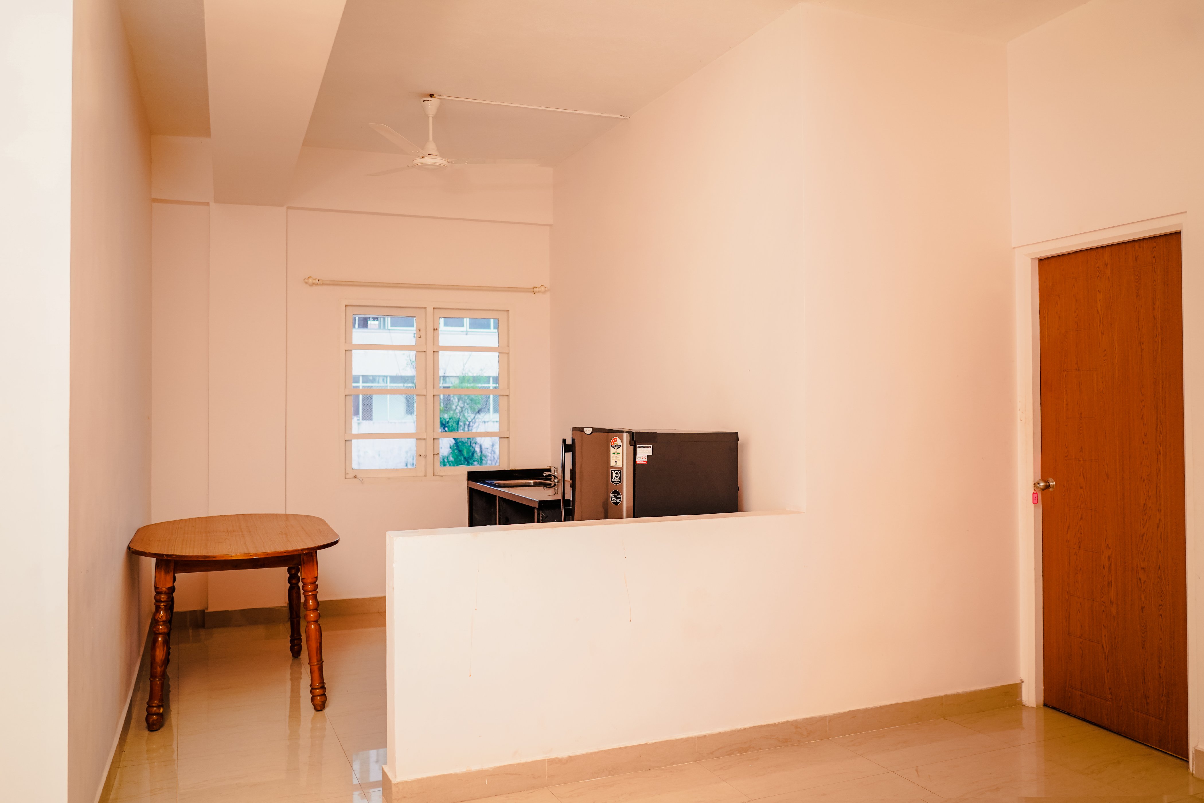 Sai Palace Lodging-Boarding & Service Apartment - Tap to explore photos
