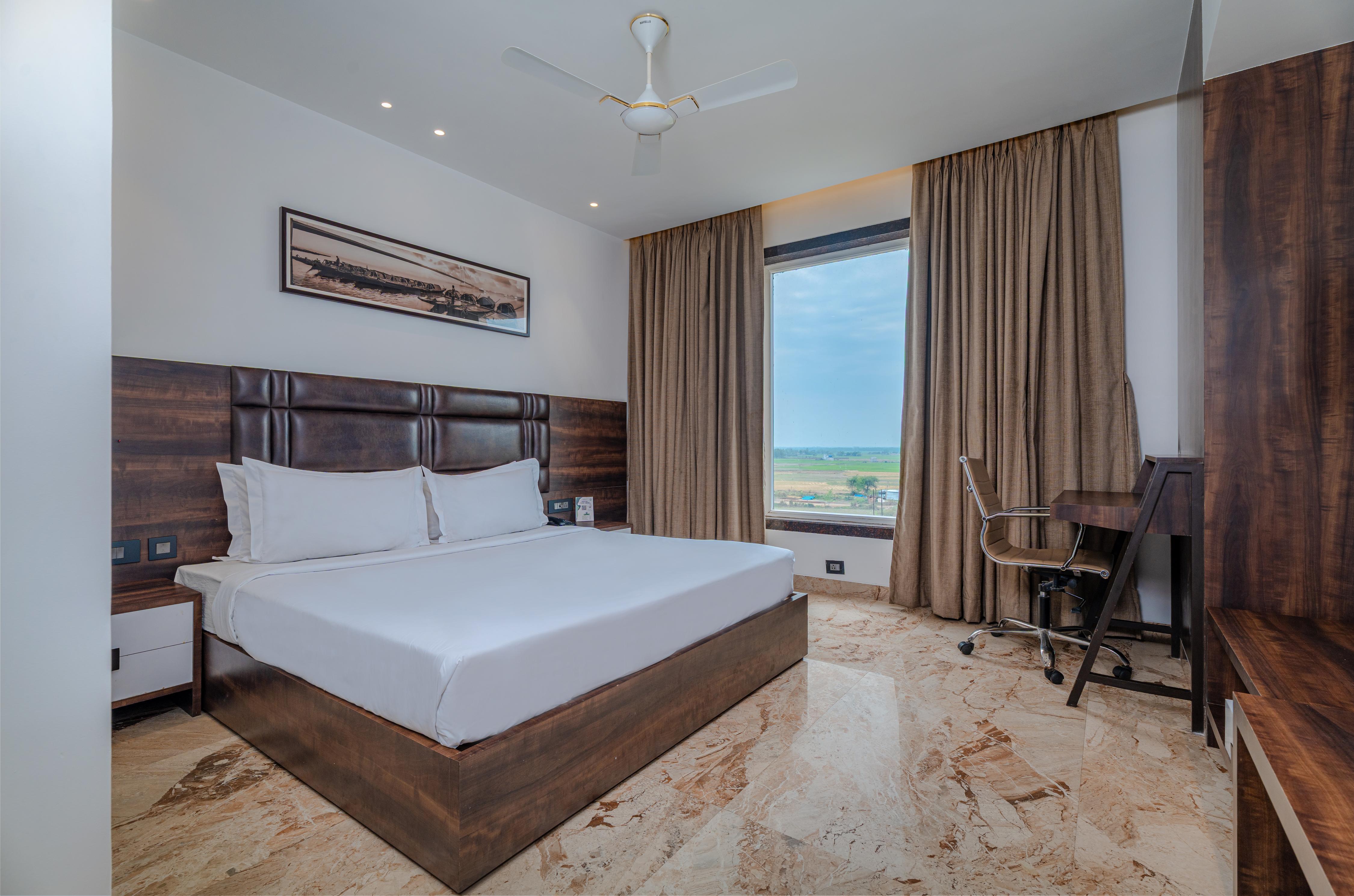 ECONEST HOTEL Room Type - Superior King Room