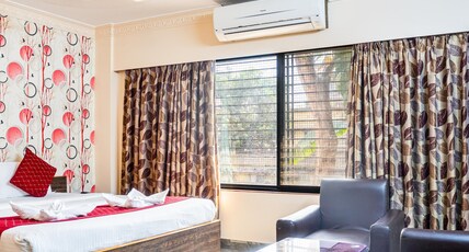 Apples Balaji Inn Room Type - Luxury AC Room