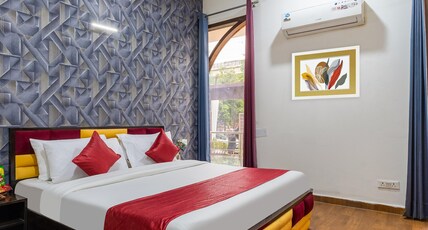 NOOK INN & SUITES - 2 min walk from MG Road Metro Station Room Type - Comfort Room