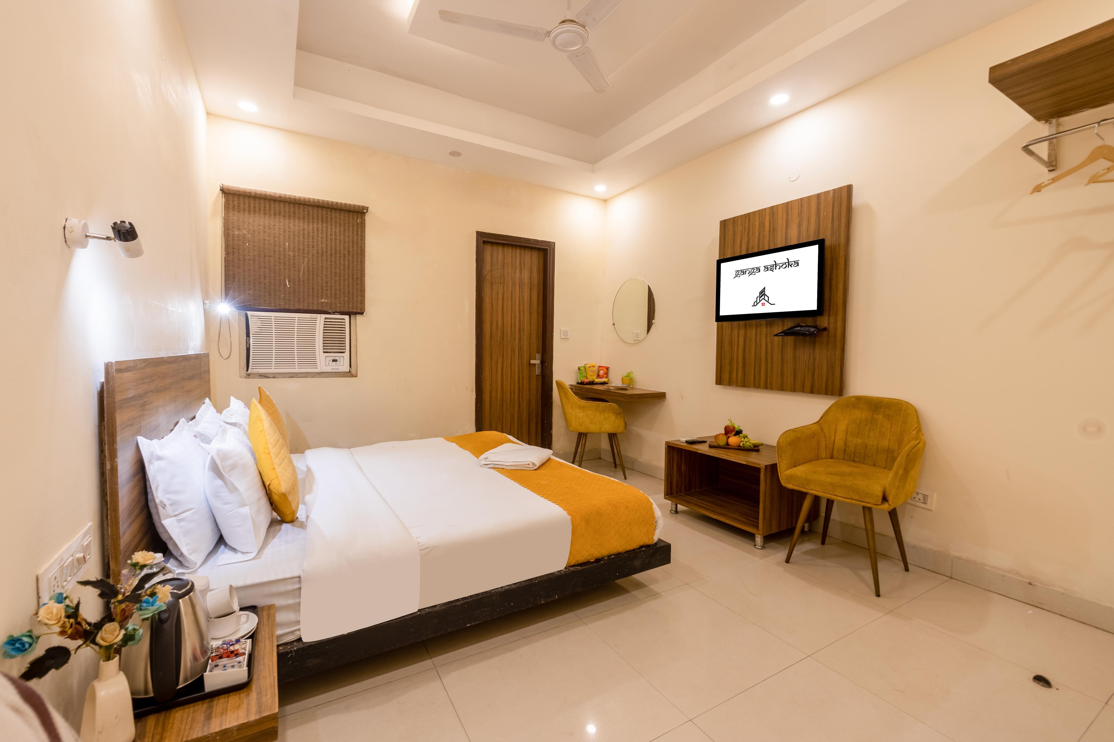 Hotel Ganga Ashoka-stay By The Ganges At Triveni Ghat - Tap to explore photos