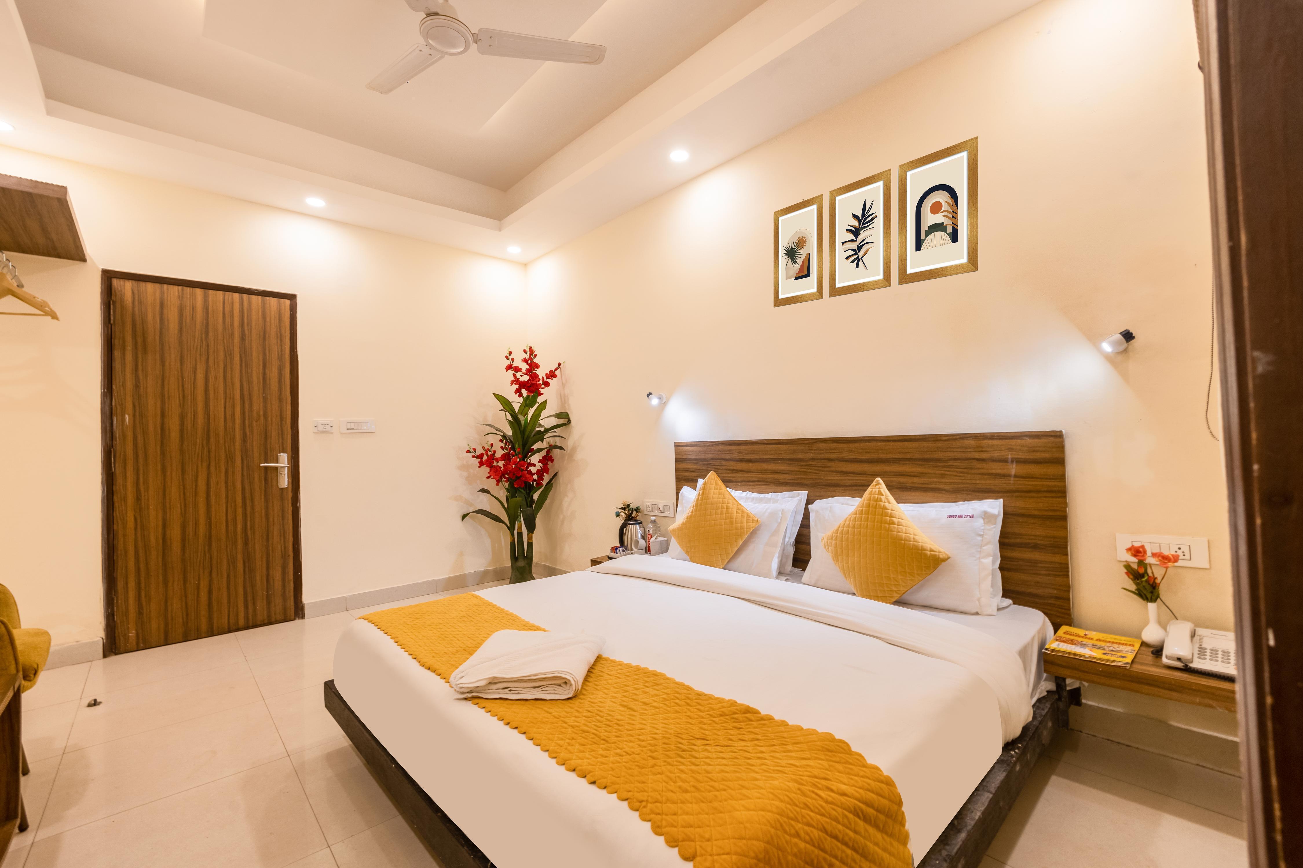 Hotel Ganga Ashoka-stay By The Ganges At Triveni Ghat - Tap to explore photos