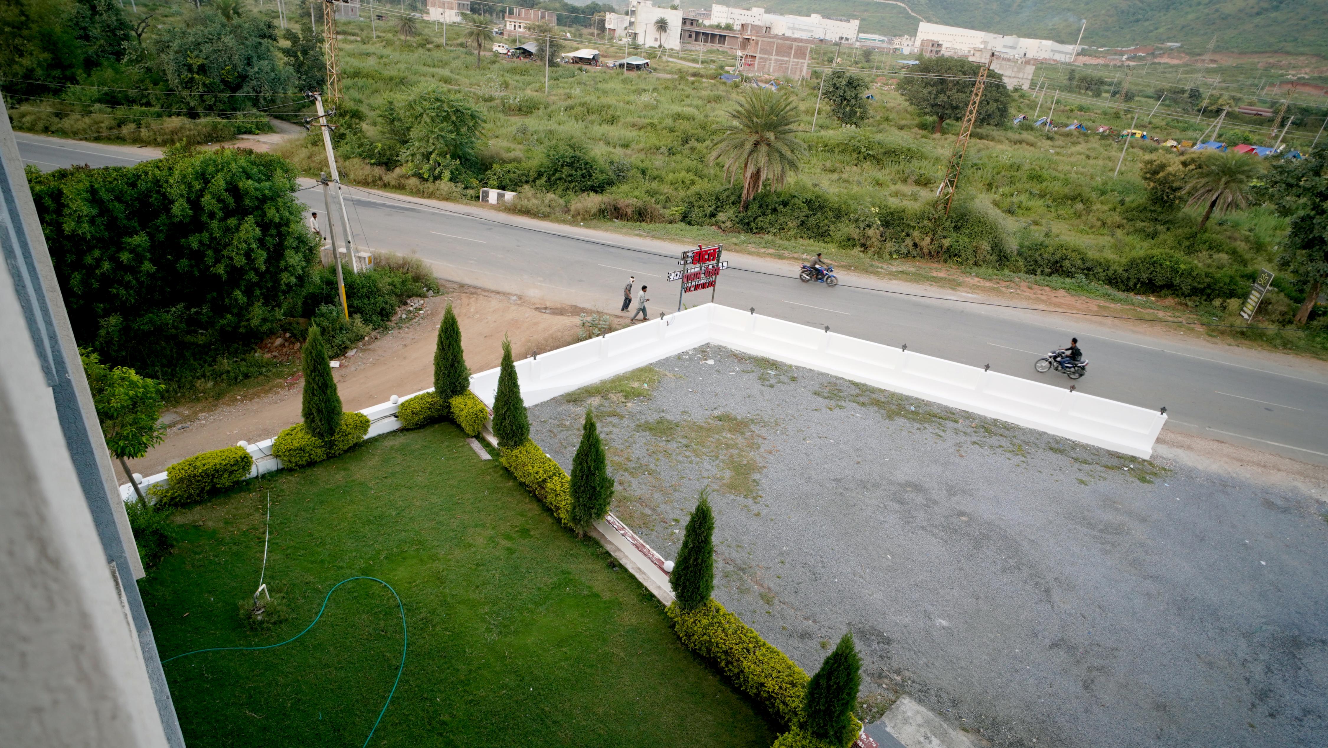 Hotel Badam Palace - Tap to explore photos