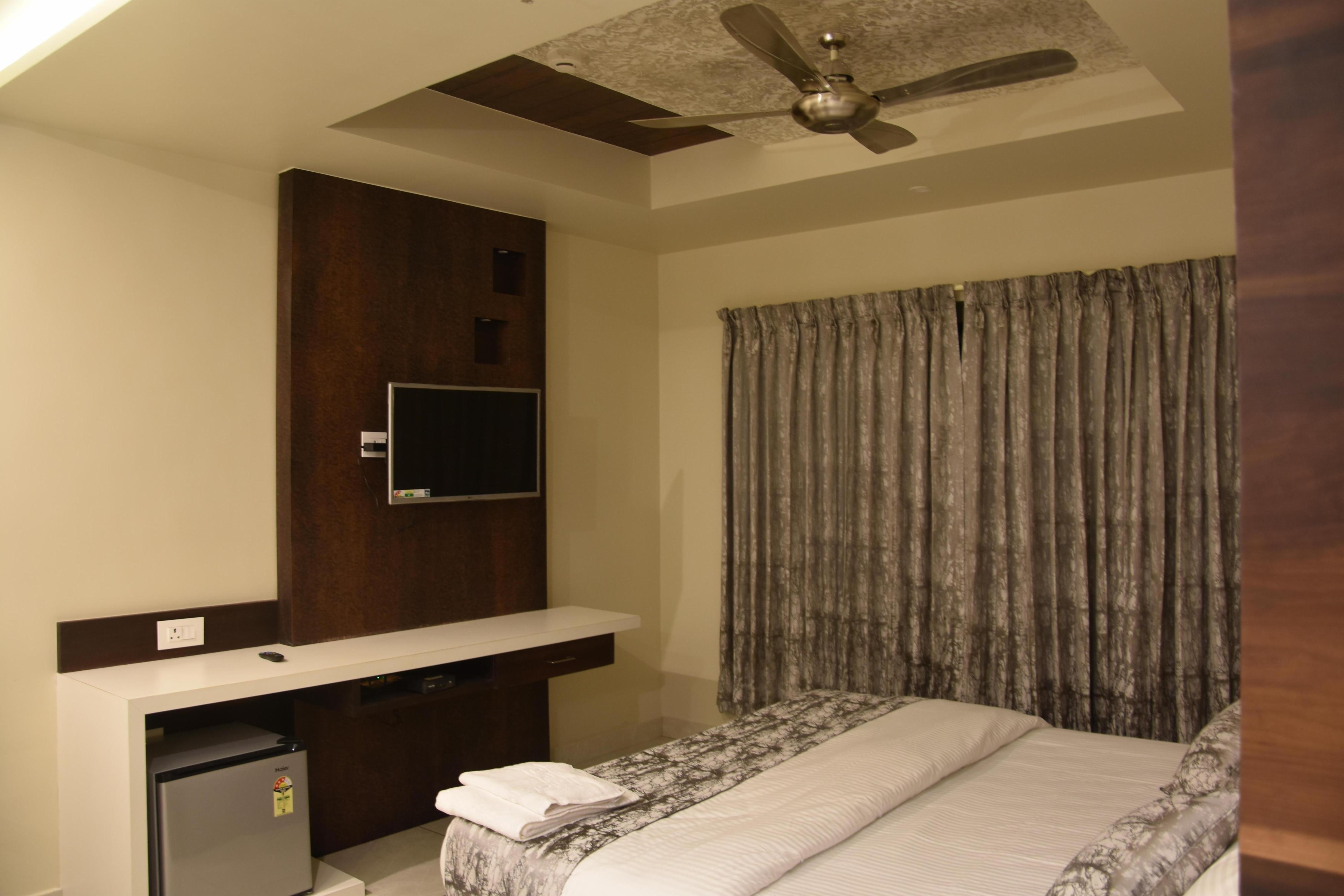 Hotel Shanti Vilas - Tap to explore photos