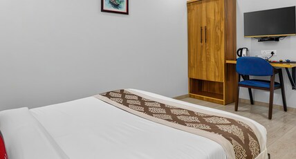 Rooms To Go Room Type - Deluxe Ac Room