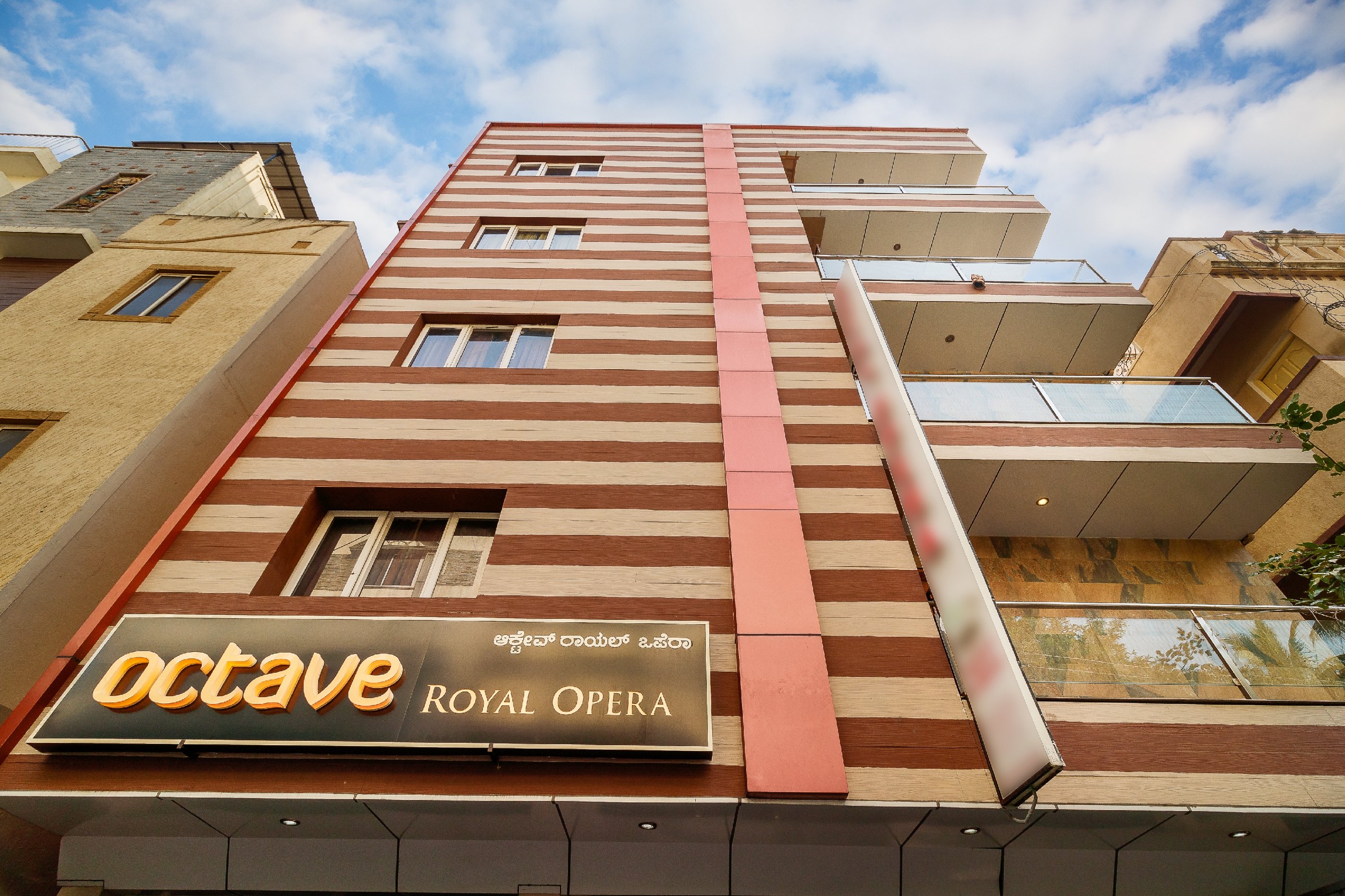 Octave Royal Opera - Tap to explore photos