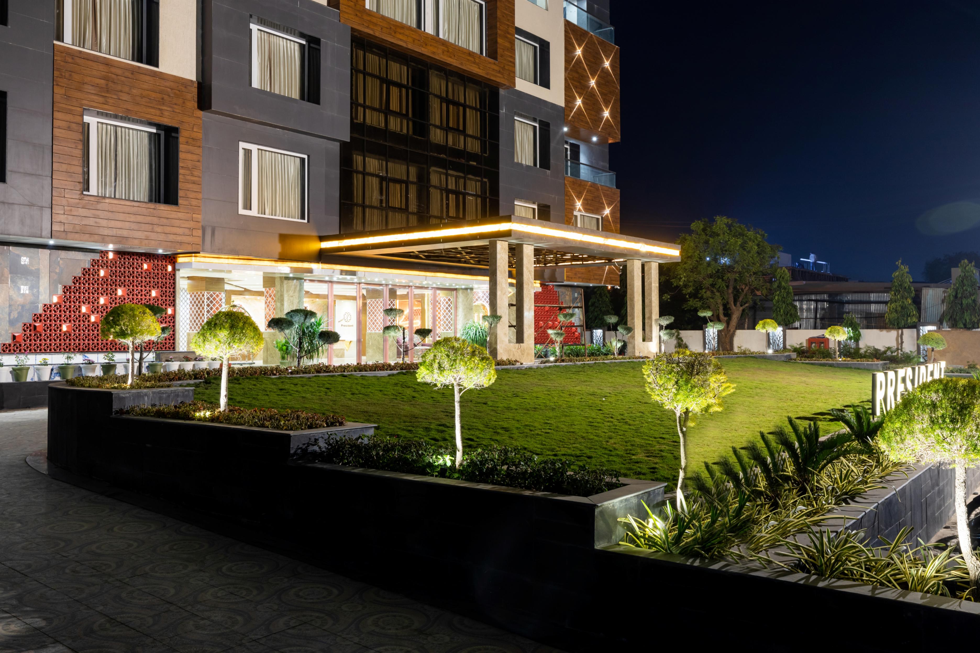 Hotel President - Tap to explore photos