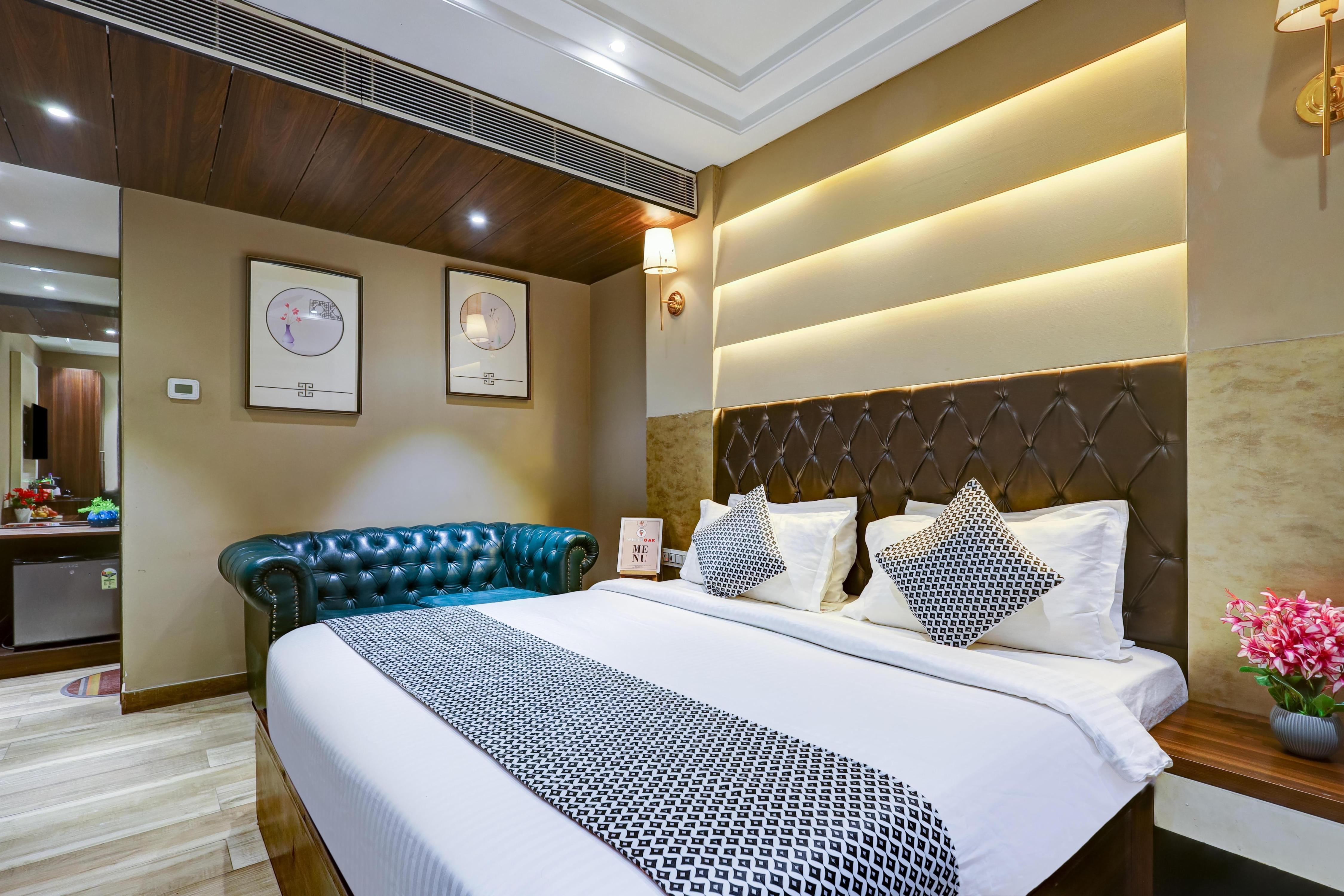 Hotel Oak Plaza Near Connaught Place NDLS Station Delhi Reviews 