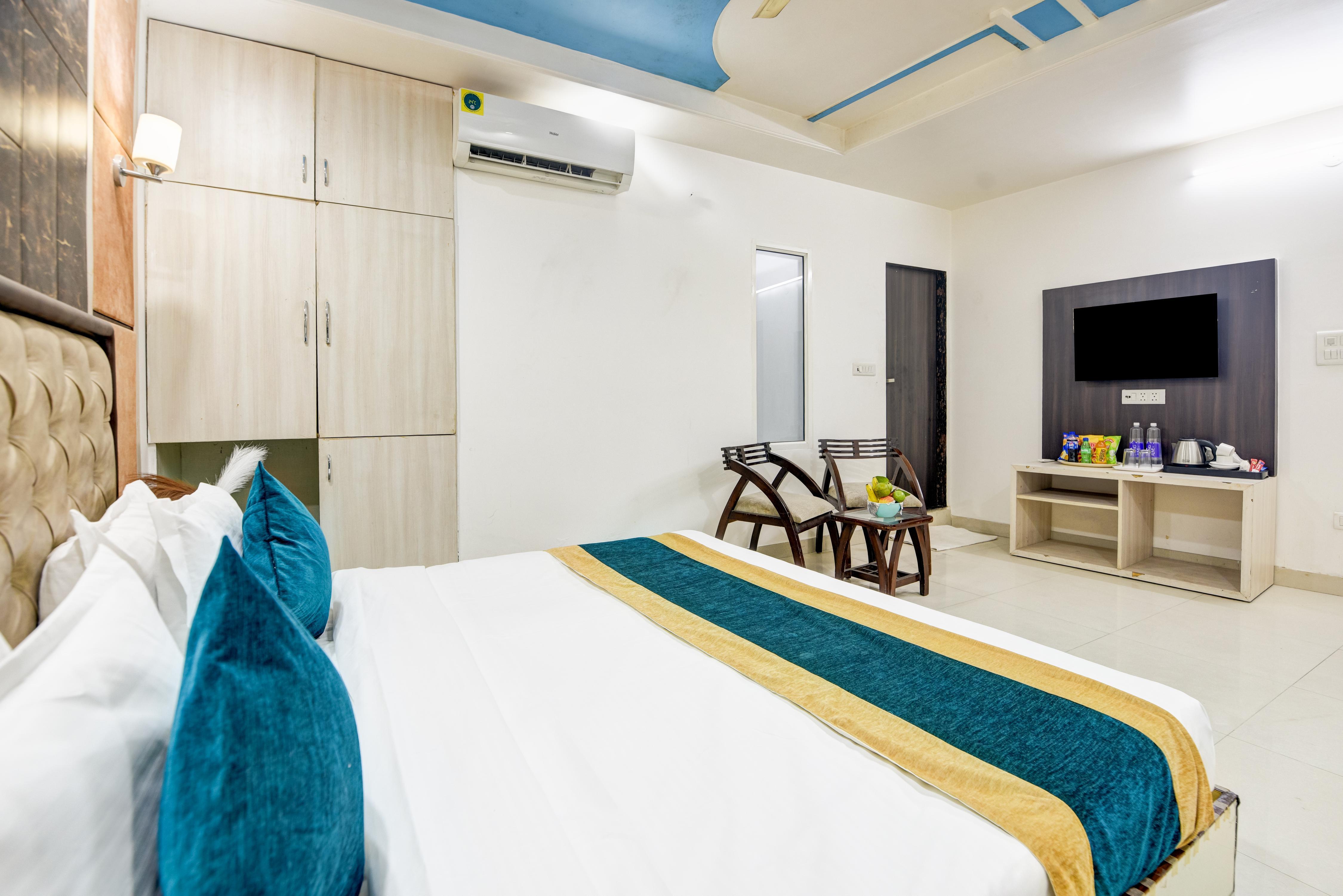Aero Home Room Type - Deluxe Room