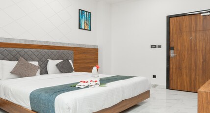 SUVIN RESIDENCY Room Type - Suvin Deluxe Room