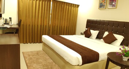 Hotel Jalsa (MP Nagar) Room Type - Executive Room Hotel Jalsa (MP Nagar) Room Type - Executive Room