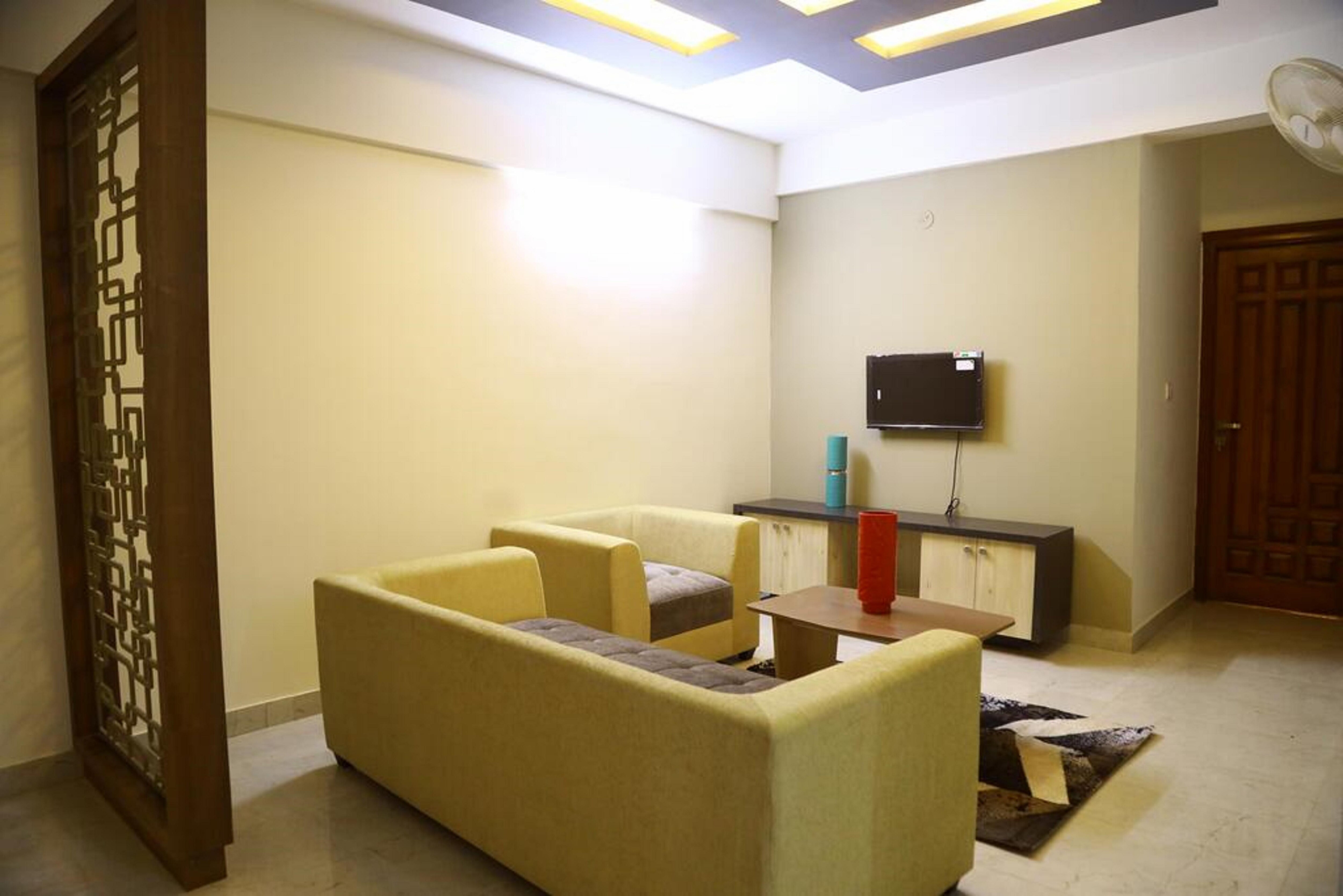 Oakhaven Service Apartments - Tap to explore photos