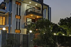 Blue Moon Residency Hotel & Restaurant