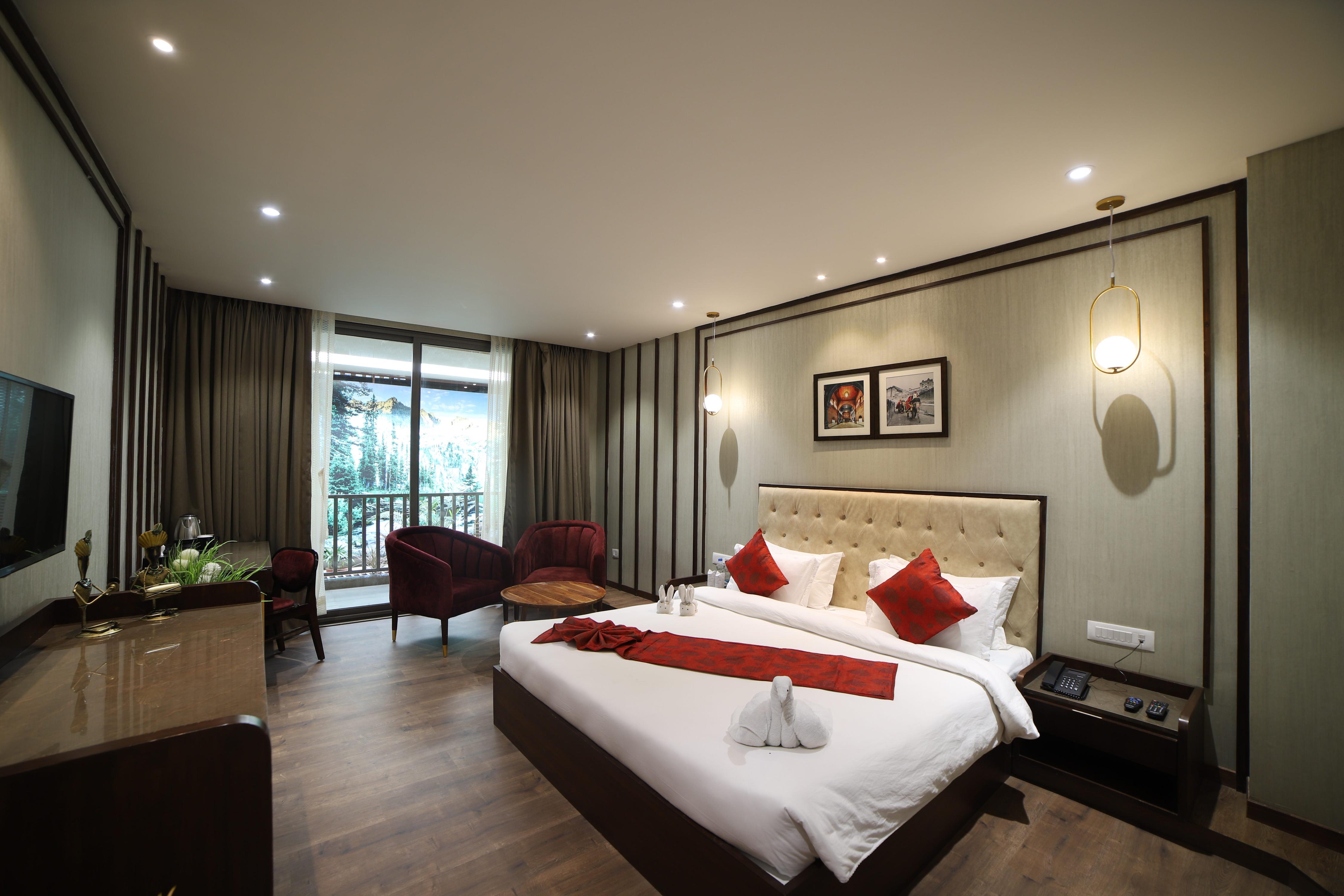 Hotel Seven Stone - Tap to explore photos