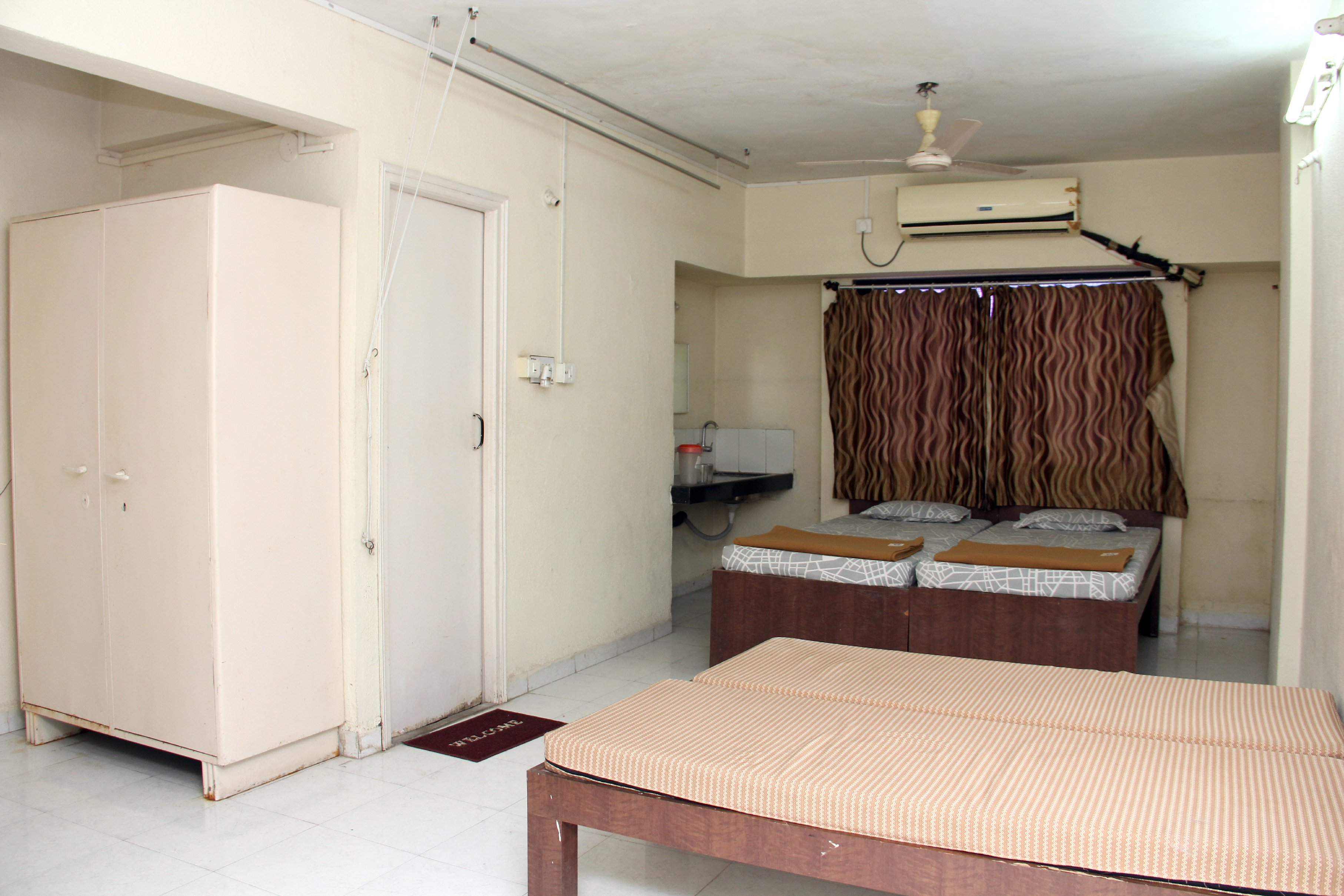 Choice Service Apartment - Tap to explore photos