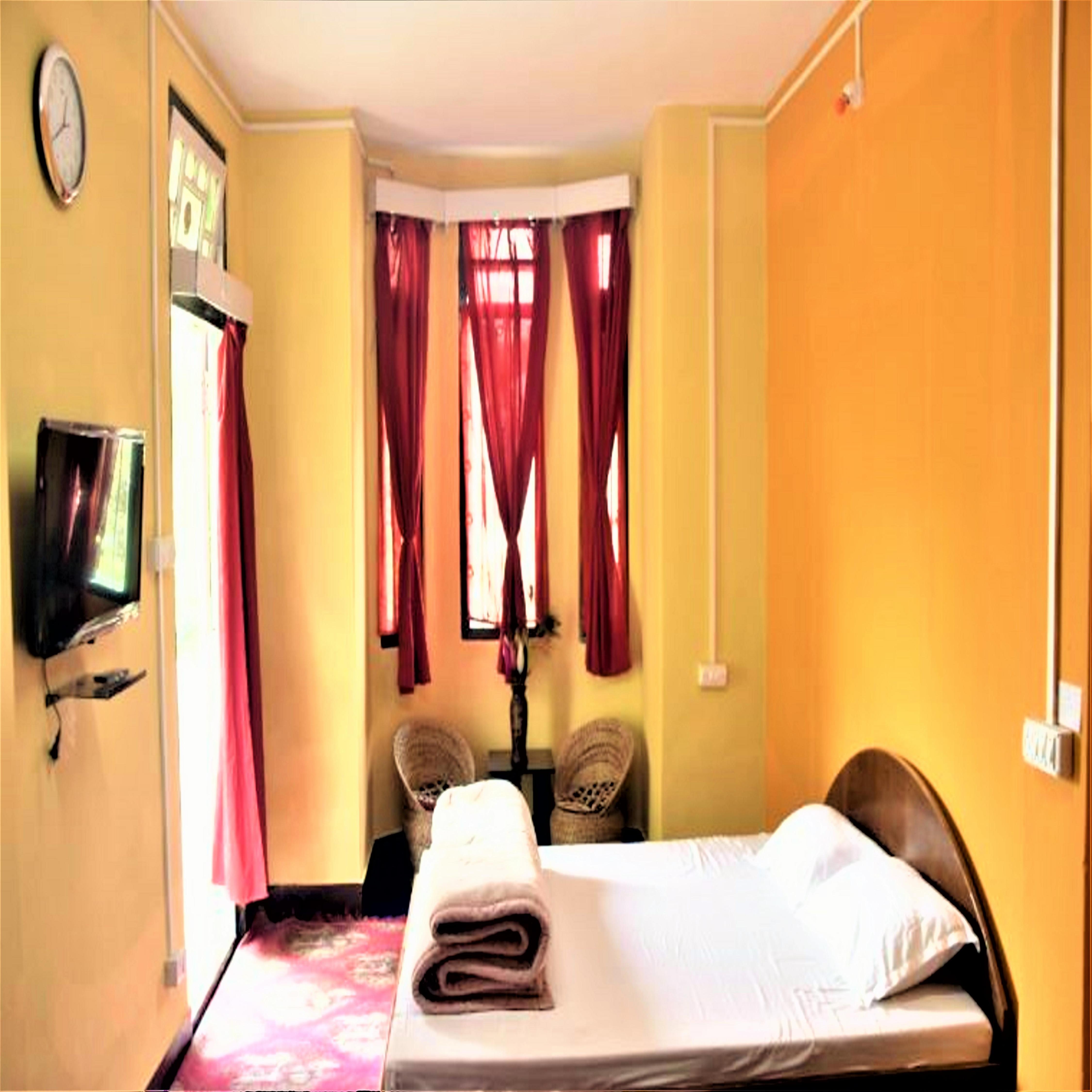 Magic Mountain Homestay - Tap to explore photos