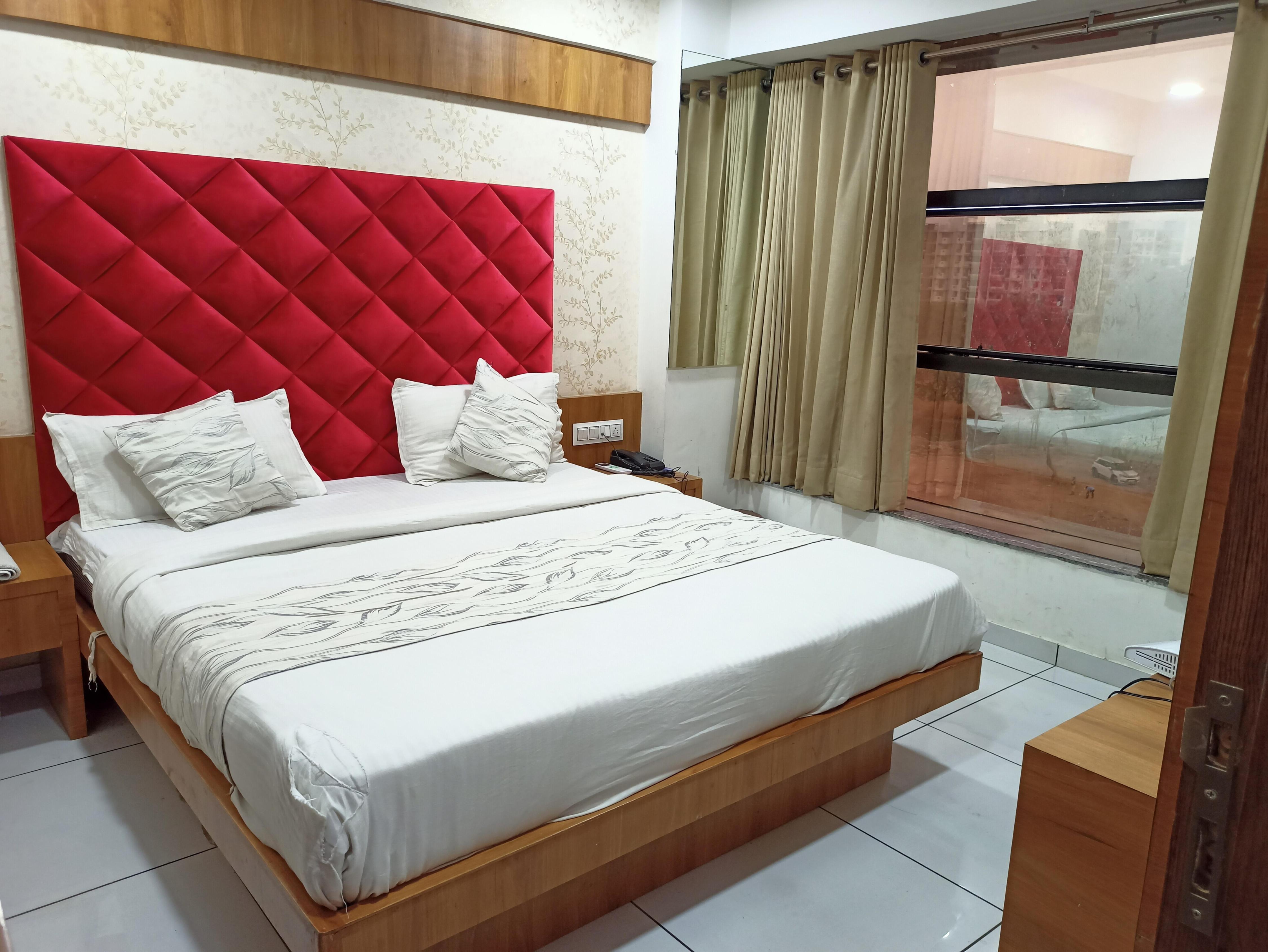 Hotel Royal Platinum. Room Type - Deluxe Room