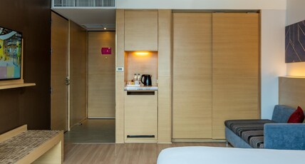 VELA DHI GLOW Pratunam Room Type - Deluxe King No View