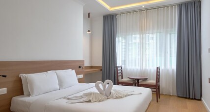 Tea Garden Riverside Room Type - Deluxe Double Room