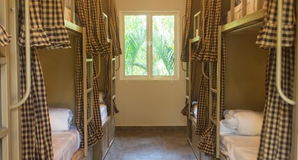 The Beachside Hostel Room Type - DELUXE 12 BED MIXED DORM