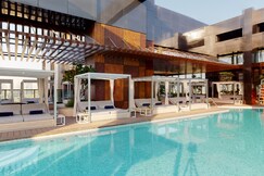 DoubleTree by Hilton Dubai M square Hotel & Residences