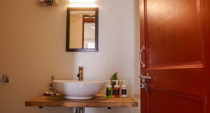 Moksham Himalayan Campsite | Rooms & Guided Treks Room Type - Nirvana  - Short Valley Views