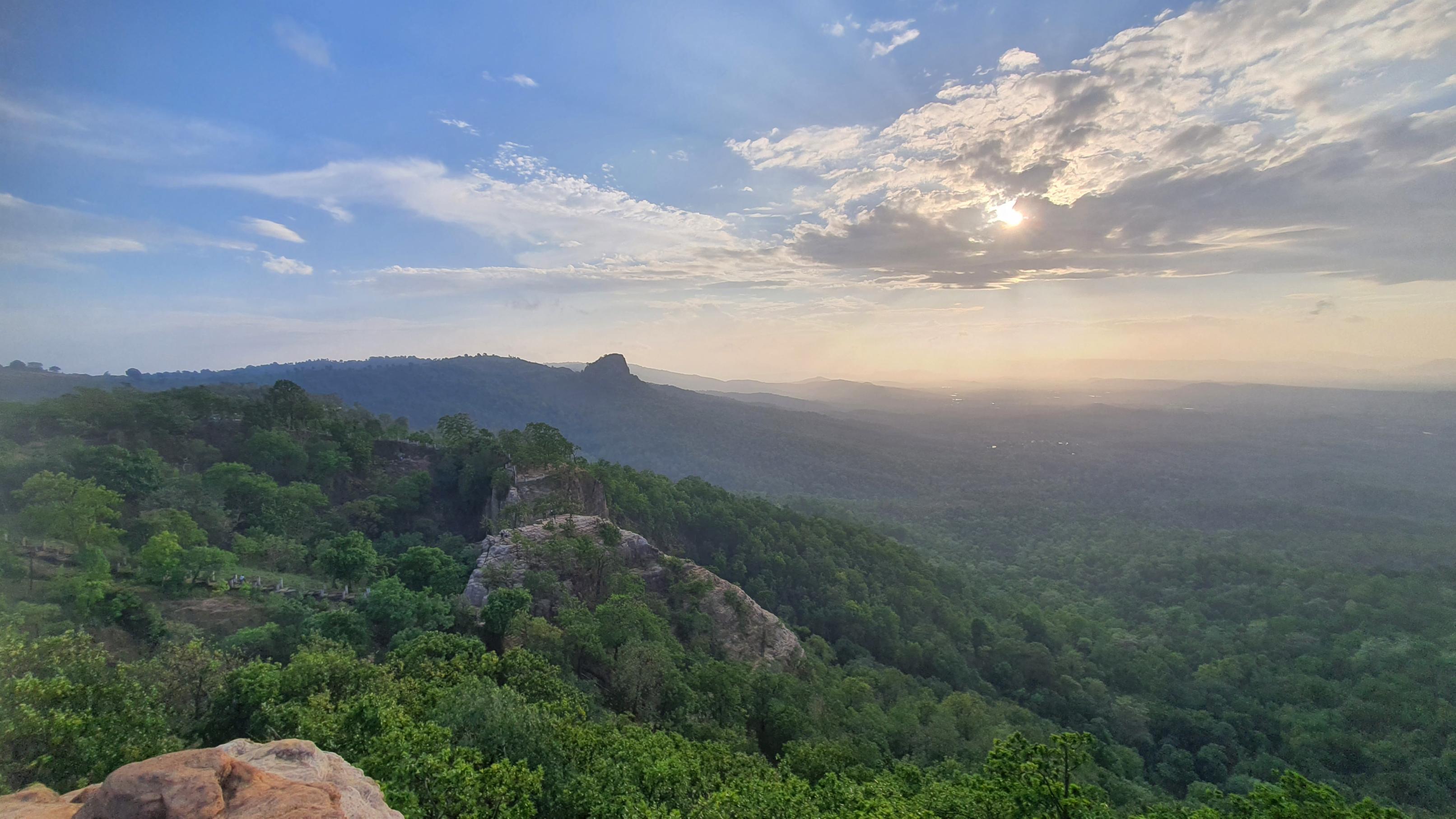 Hotel Satpura - Tap to explore photos