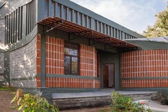 Jadecaps | Rustic Farm Stay with a Pool