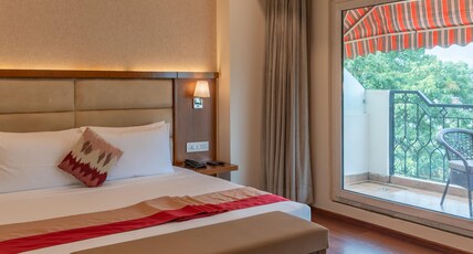 Hotel Le Amritam Room Type - Executive Room with Balcony and City View Hotel Le Amritam Room Type - Executive Room with Balcony and City View