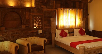 Jhankar Haveli Room Type - MAGRAJ SUIT with Fort View