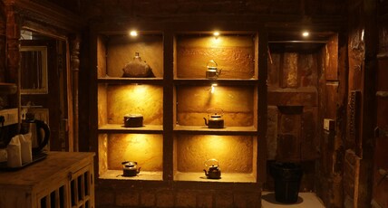 Jhankar Haveli Room Type - Rajmahal Suite