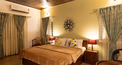 Elegant Holiday Homes | 2 BHK Villa & Rooms Room Type - Premier king room