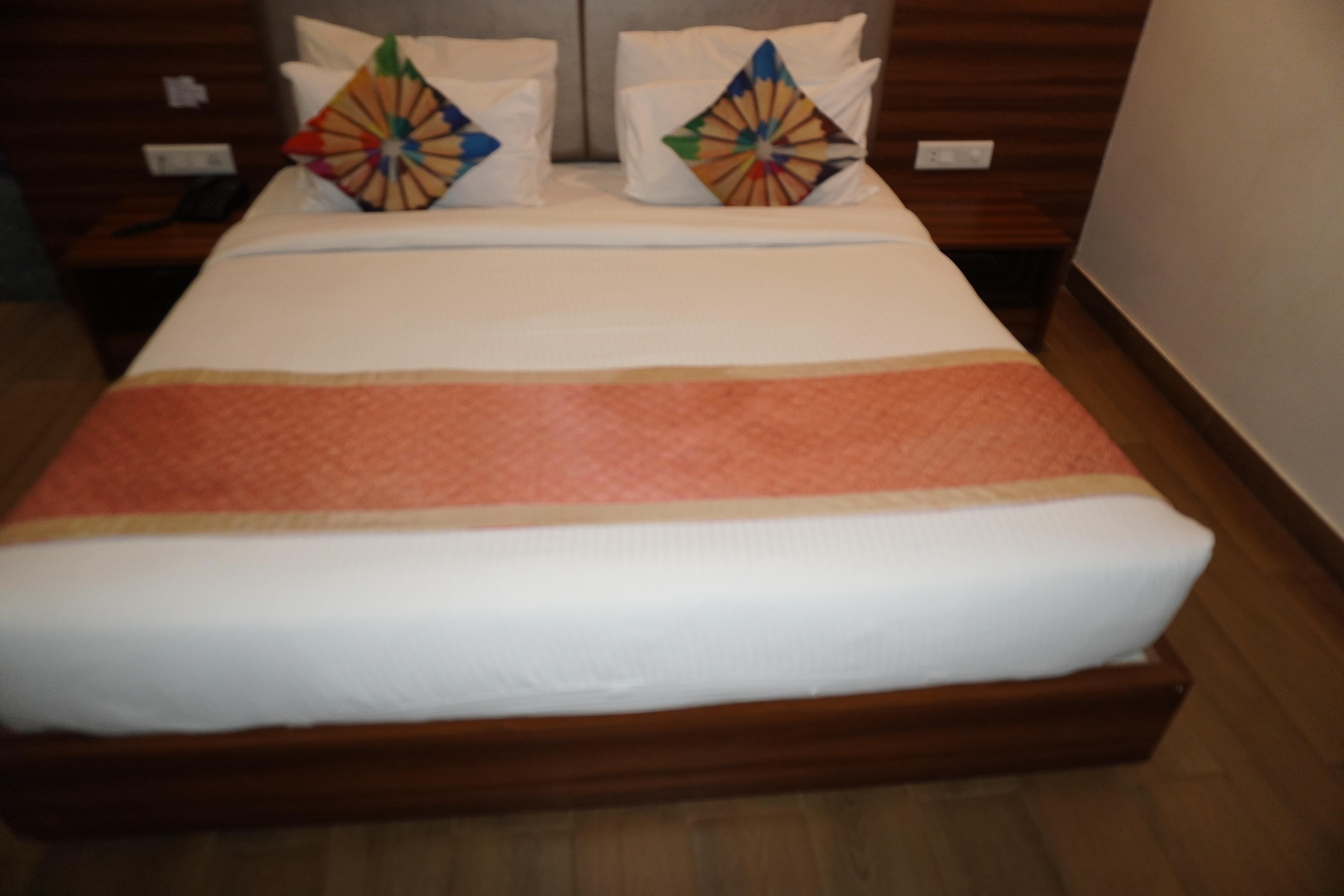 Hotel Regal By Rhytham Room Type - Deluxe Double Room
