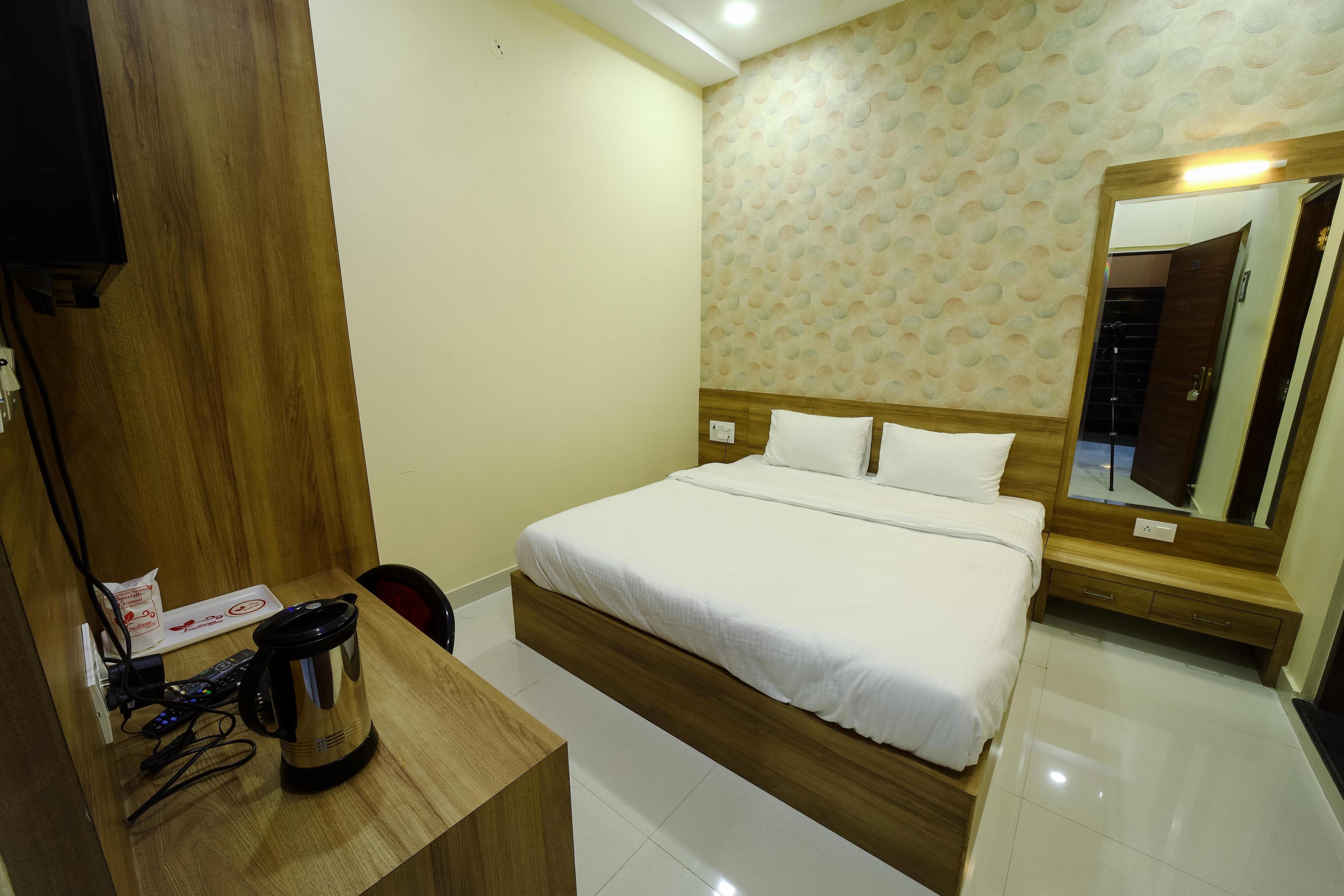 Hotel Freshwave - Near Durgapura Railway Station - Tap to explore photos