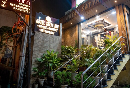 Hotel Satya Inn