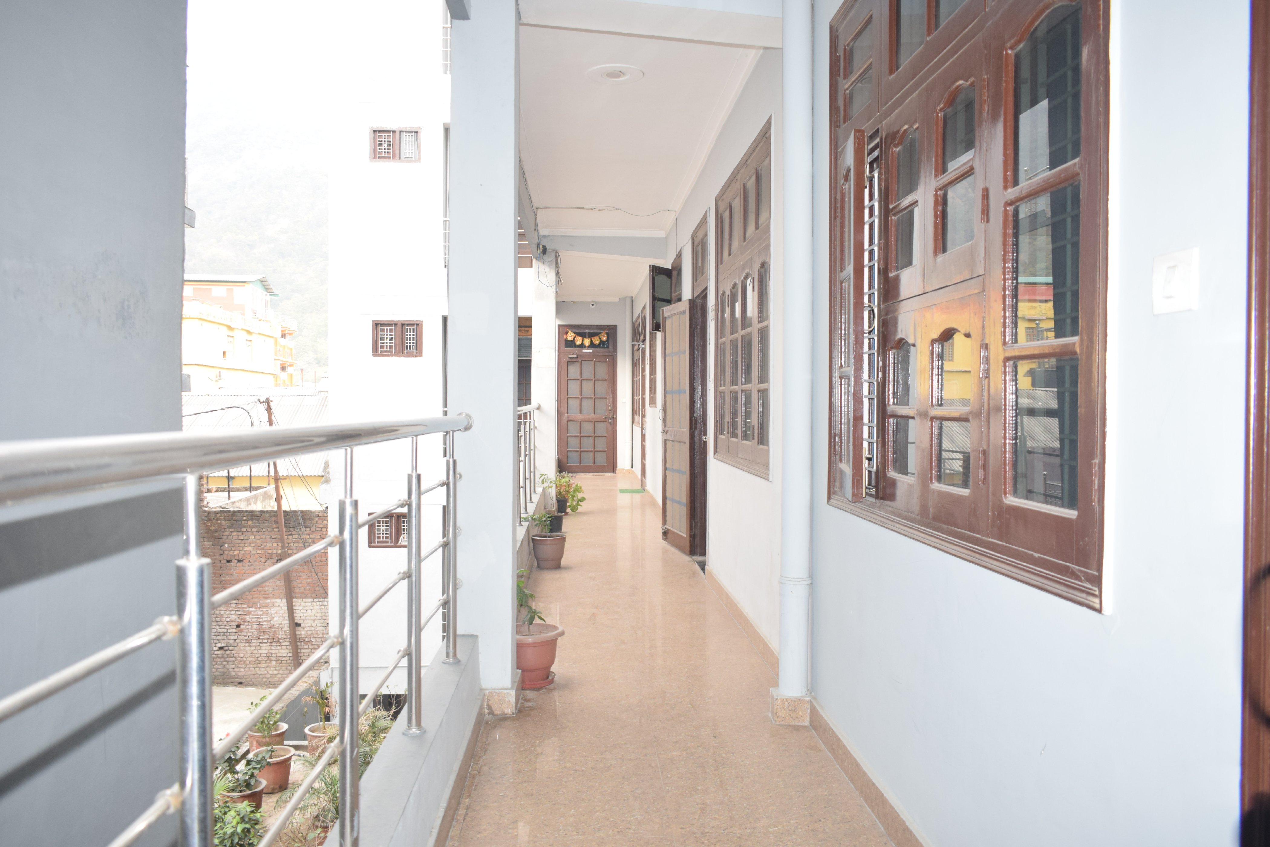 Satya Palace Hostel | Rooms & Guided Treks - Tap to explore photos