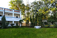 Arristo Resorts & Club