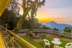 Hotel Aashna by Savitri Sons