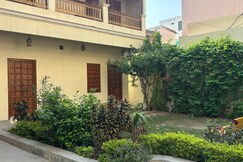 Homestay-Heritage Rooms with Scenic Garden