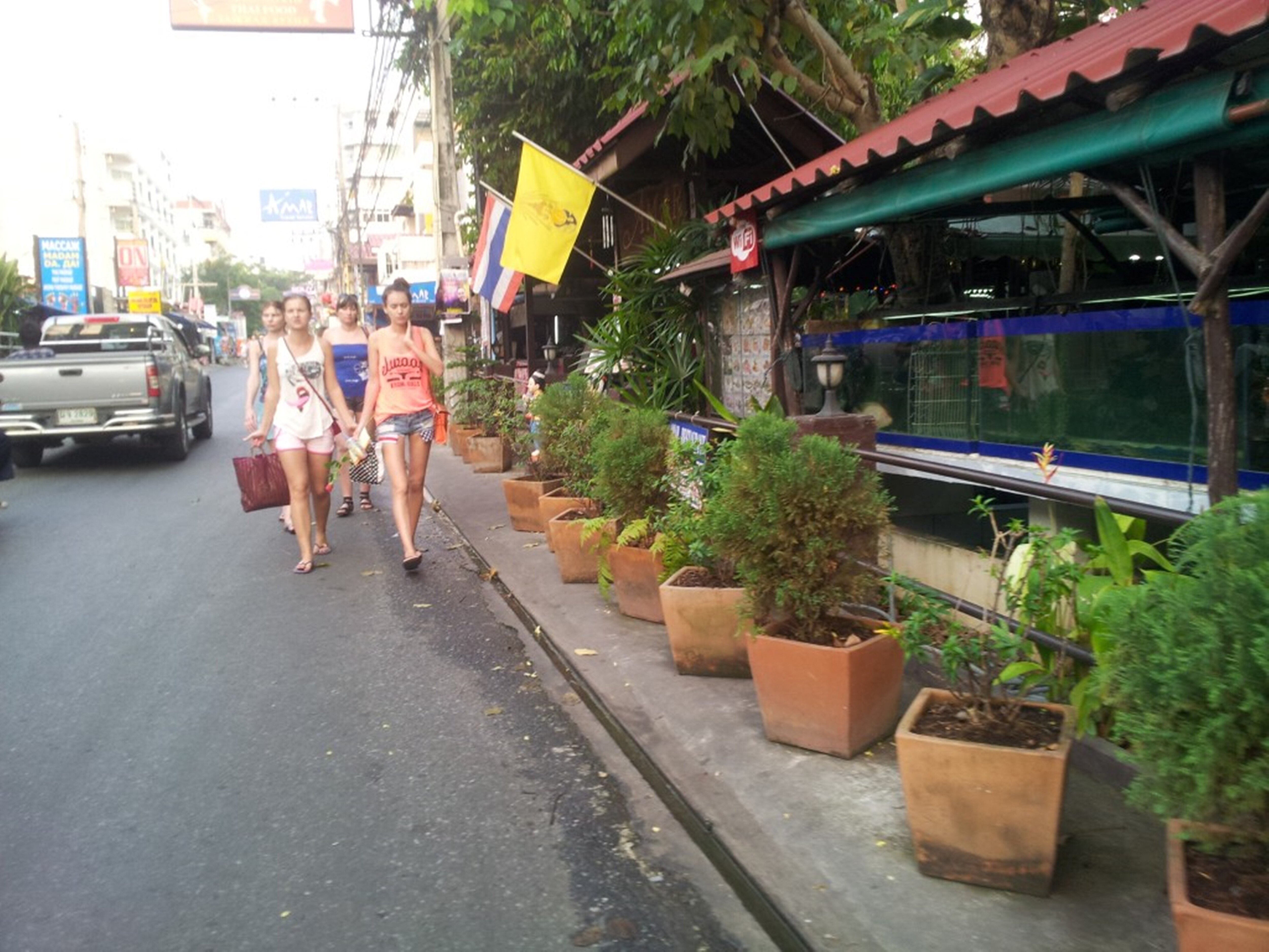 Pearl Inn, Pattaya - Tap to explore photos
