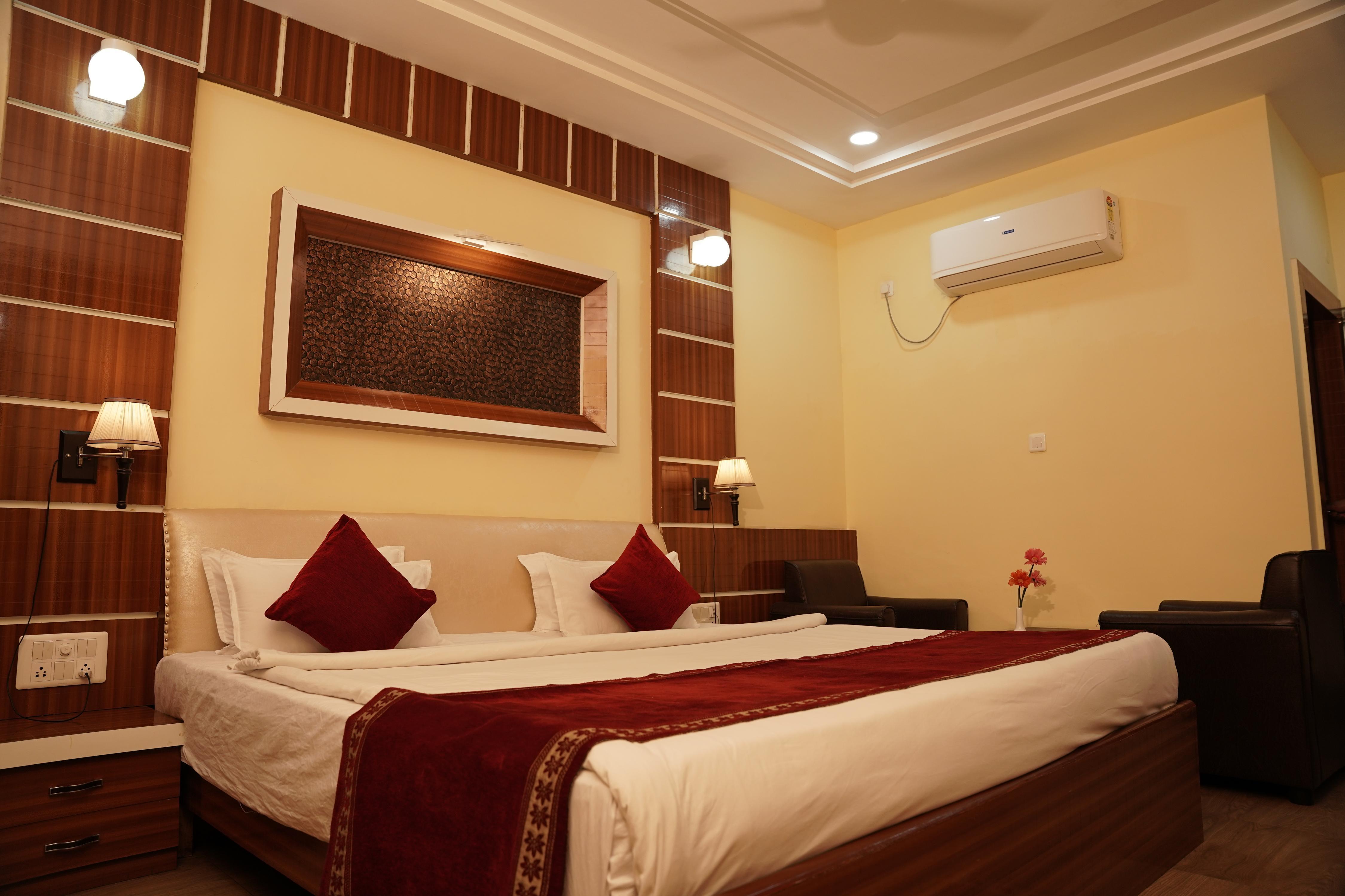 Hotel Amrapali Classic,Bhawanipatna Room Type - Executive