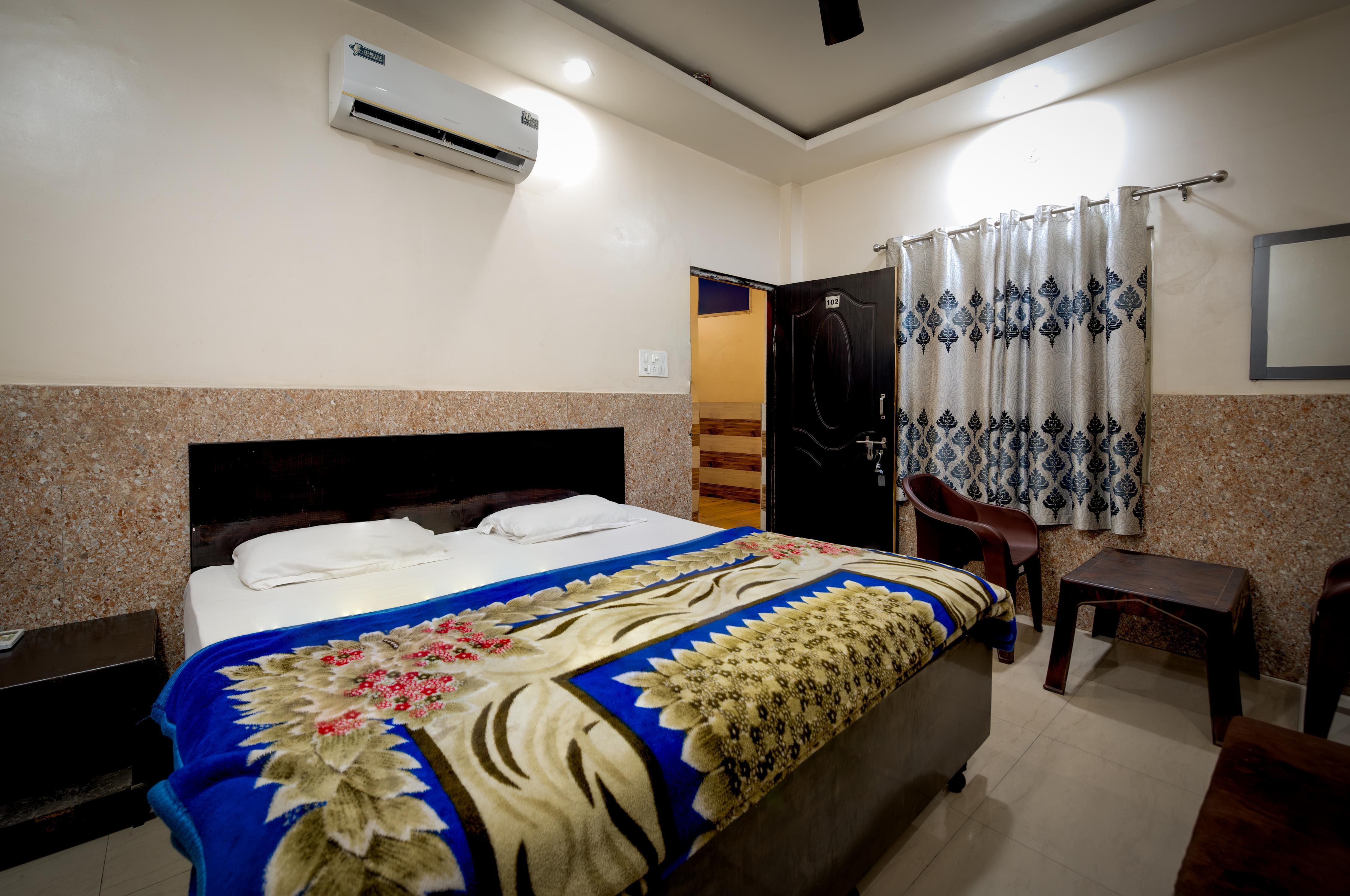 Satyam Lodge - Tap to explore photos