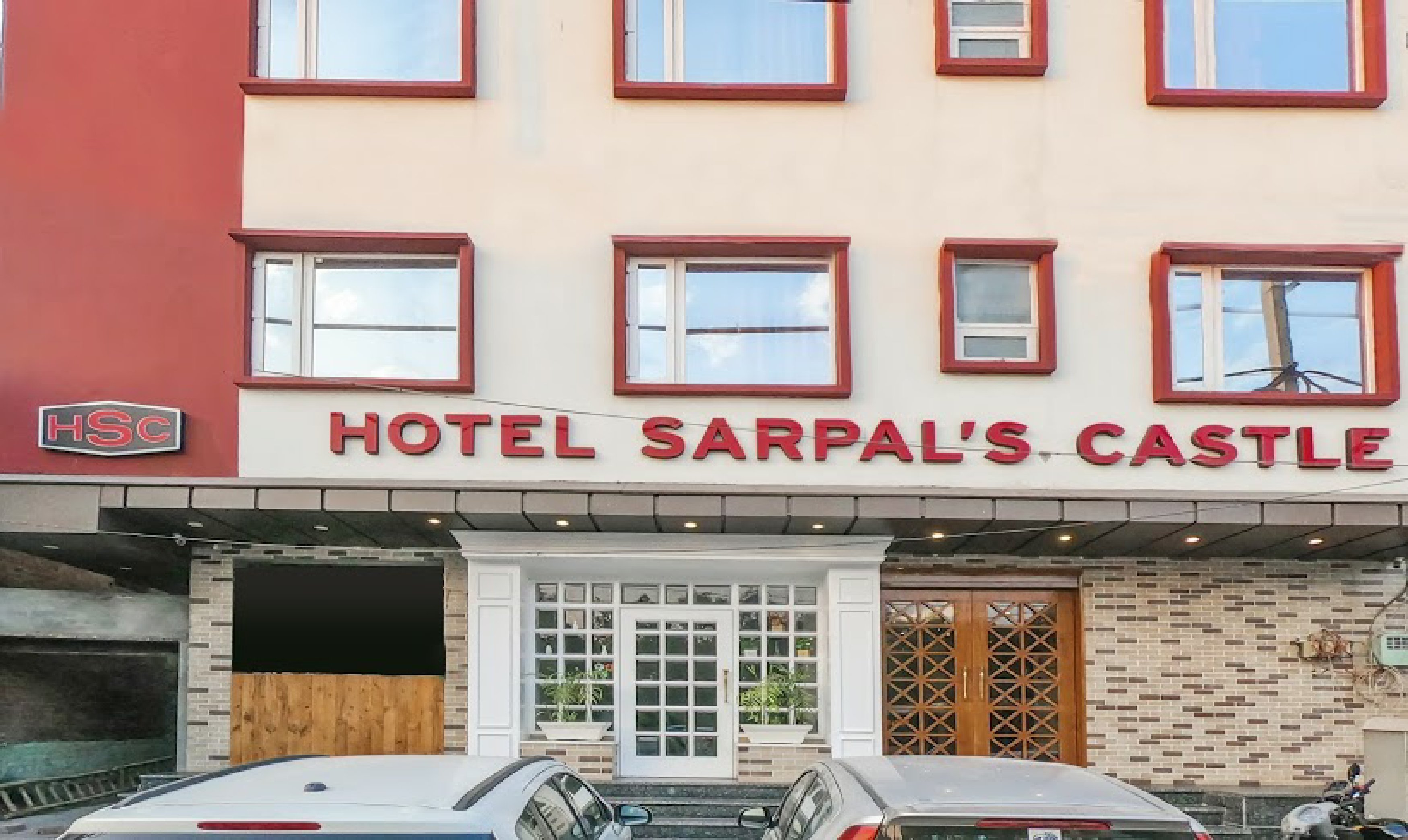 Hotel Sarpal's Castle